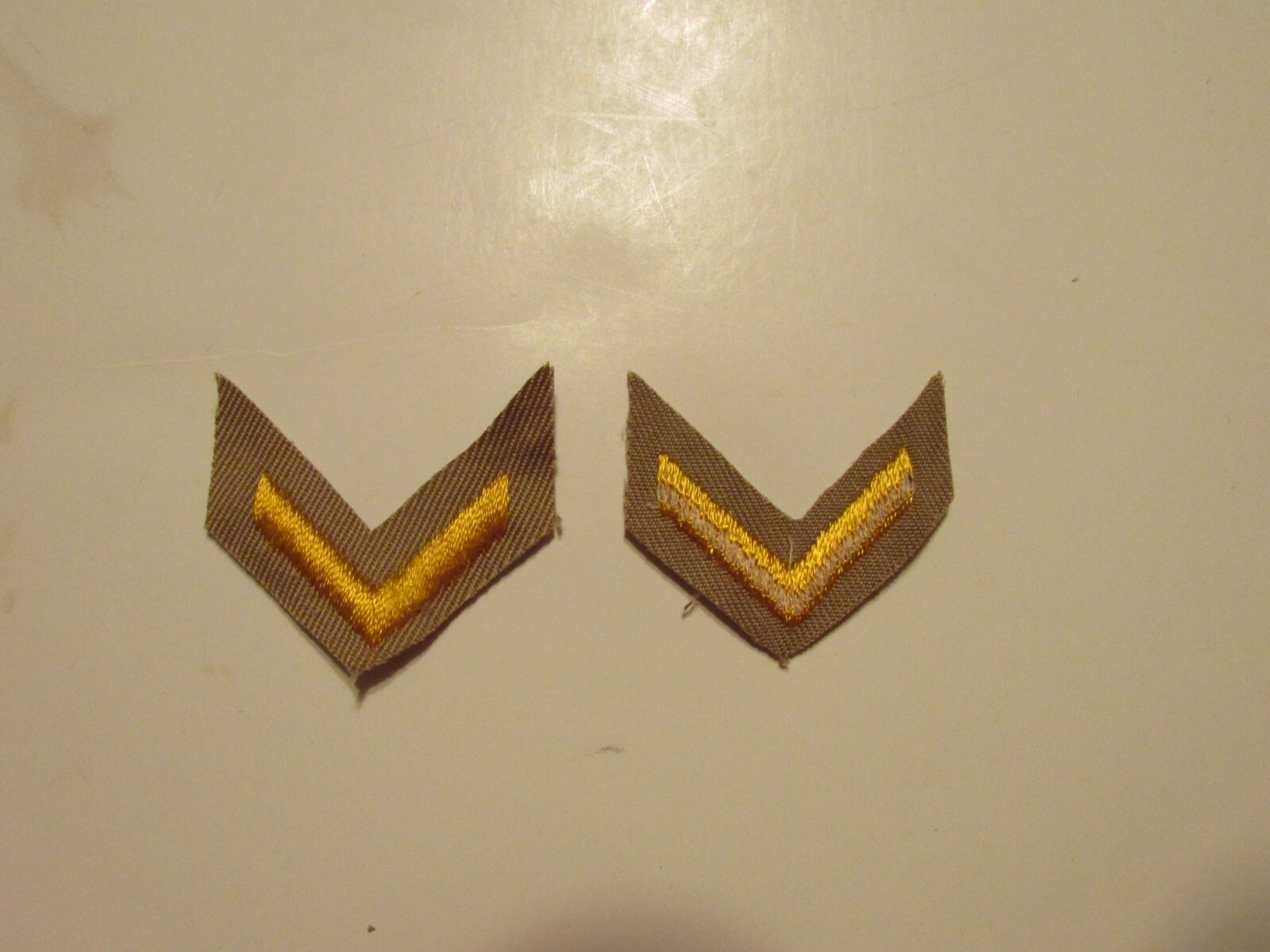 e3029 WW2 US Army Overseas Svc/Wound Chevron for WW1 Vets 6 Mon/1 Wound (1) R2E