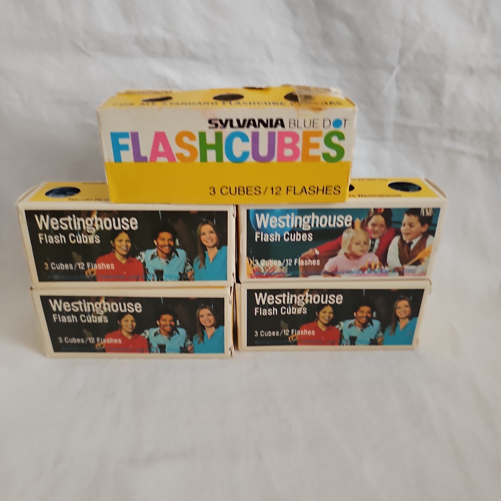 Vintage Westinghouse & Sylvania Flash Cubes 15 Cubes 60 Flashes