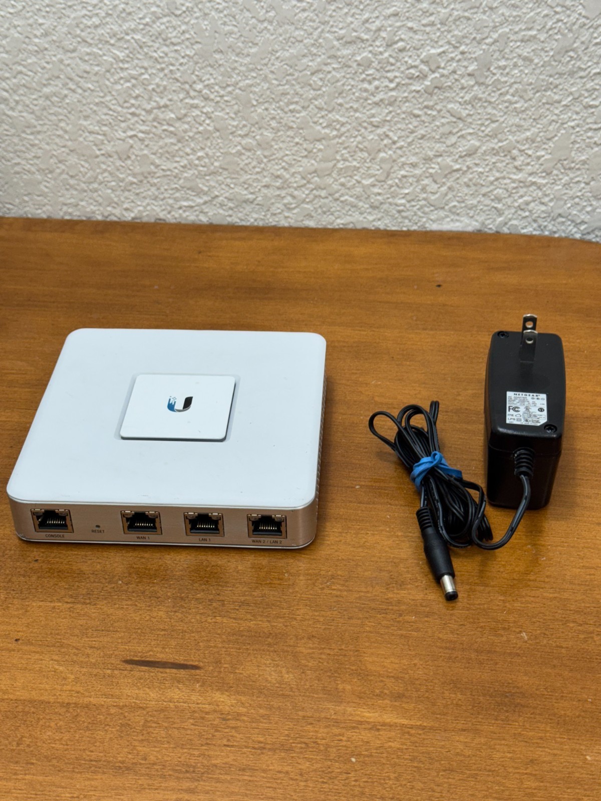 Ubiquiti Networks UniFi Security Gateway USG  with Power Cord