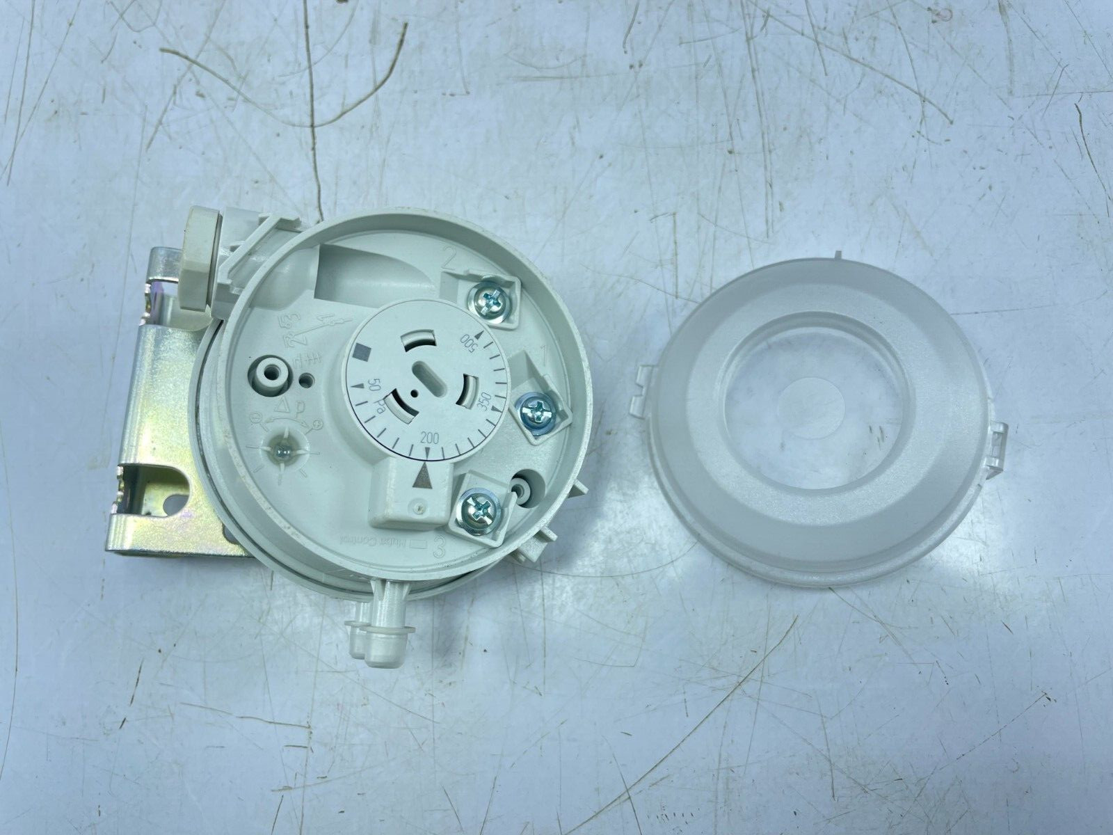 azbil PYY-604-911 604.99409 Yamataka Differential Pressure Switch Controller