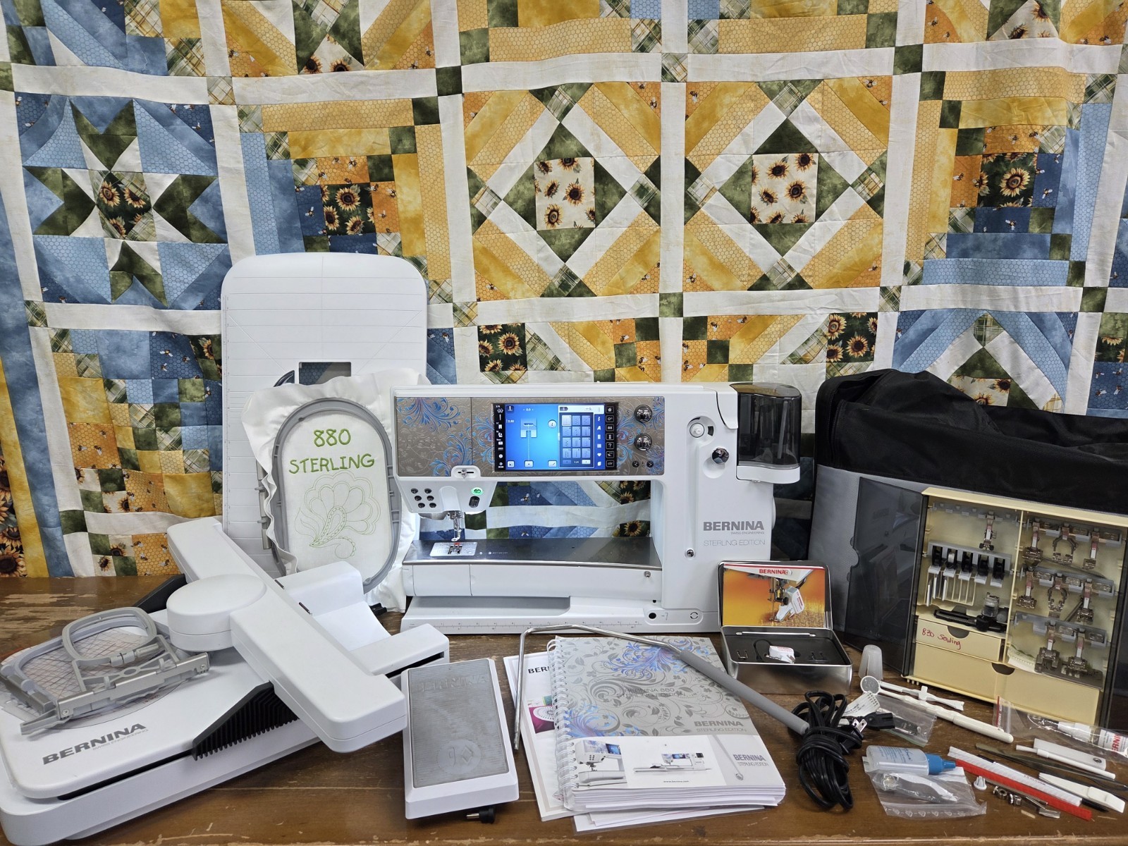 Bernina 880 Sterling Sewing/Embroidery Machine! Professionally Serviced-Cleaned!