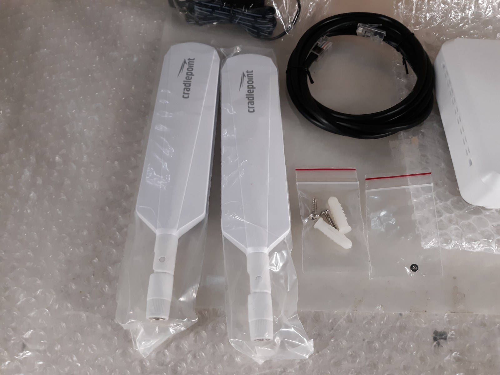 Cradlepoint CBA850 Mobile Broadband Router NEW *OPEN BOX*