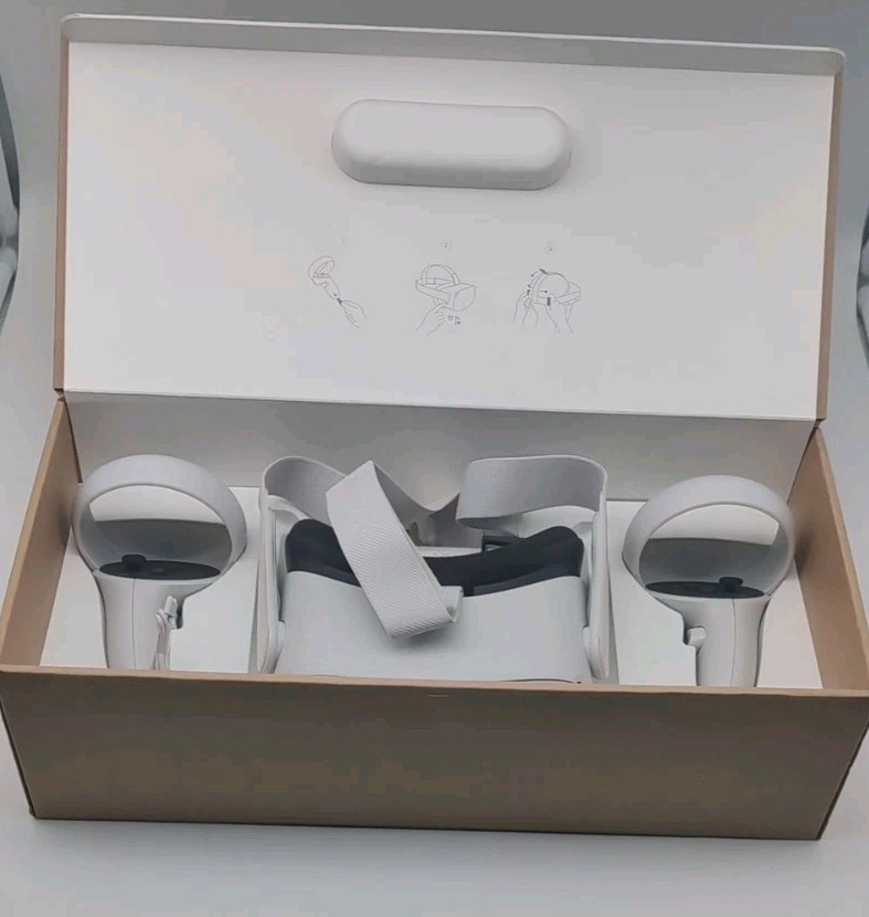 Meta Oculus Quest 2 64GB Standalone VR Headset - White Mint Condition Light Used