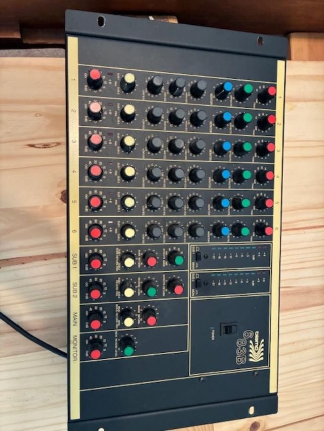 BIAMP 6/8 Channel Mixer with 1/4" and xlr inputs perficect condition