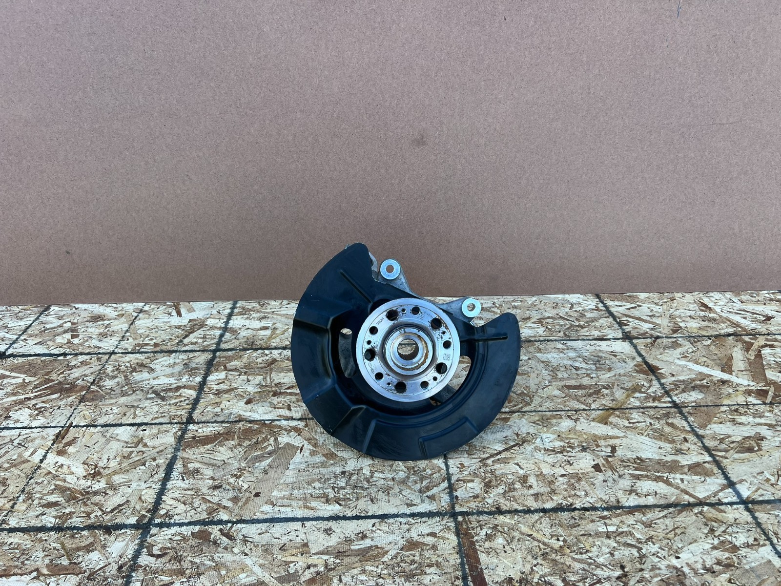 GENESIS GV70 2022-2026 OEM REAR LEFT DRIVER SPINDLE KNUCKLE HUB BEARING ASSEMBLY