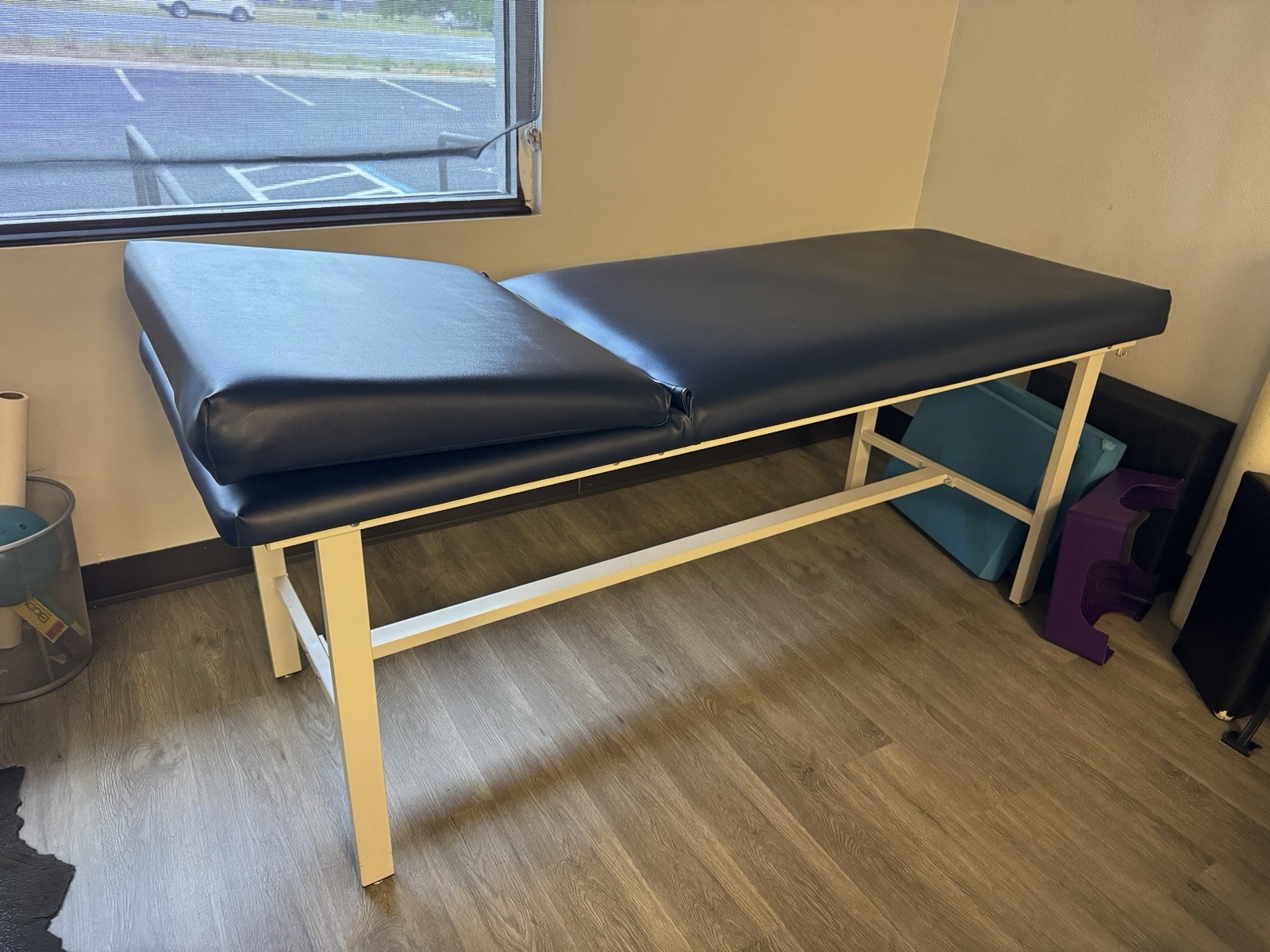 Winco Physical Therapy Table in great condition