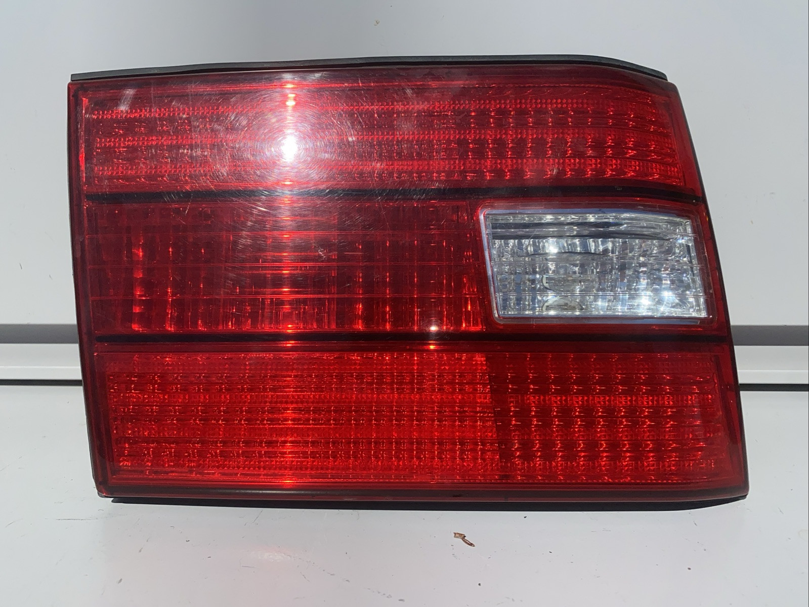 98 99 00 LEXUS LS400 DRIVER LEFT TRUNK MOUNT TAILLIGHT LAMP 1998-2000