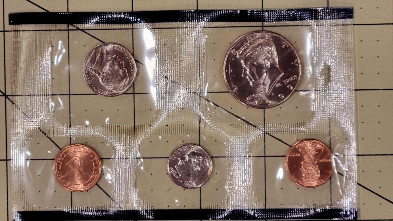 1999-P Uncirculated 5 Coin Mint Set Plus 5 First Issue State Quarters