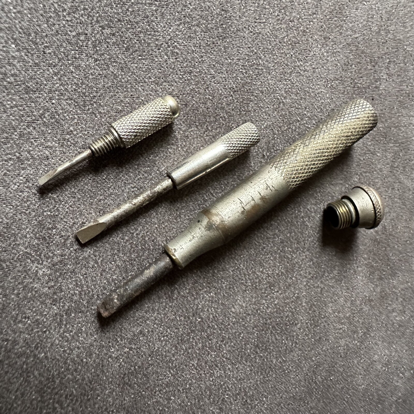 VINTAGE ANTIQUE SET OF 3 NESTING HANDLES SLOTTED WATCHMAKERS SCREWDRIVERS
