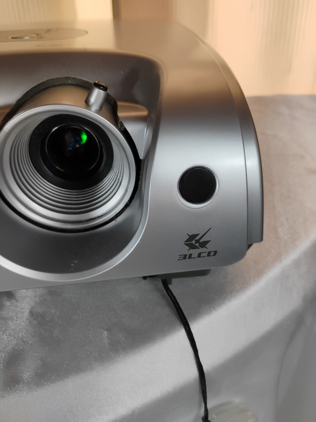 LCD Projector Epson EMP-S3 with Soft Case, Remote & All Wires Tested