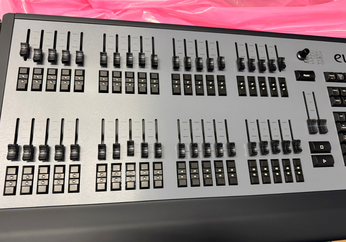 ETC Element 2 DMX Lighting Console - 4331A1021