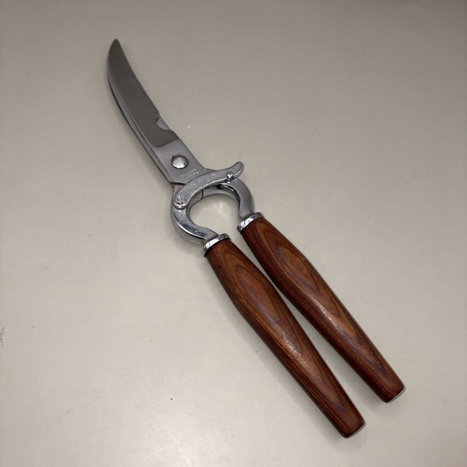 Vintage Regent Sheffield Poultry Shears w/ Bone Crusher Wood Handle