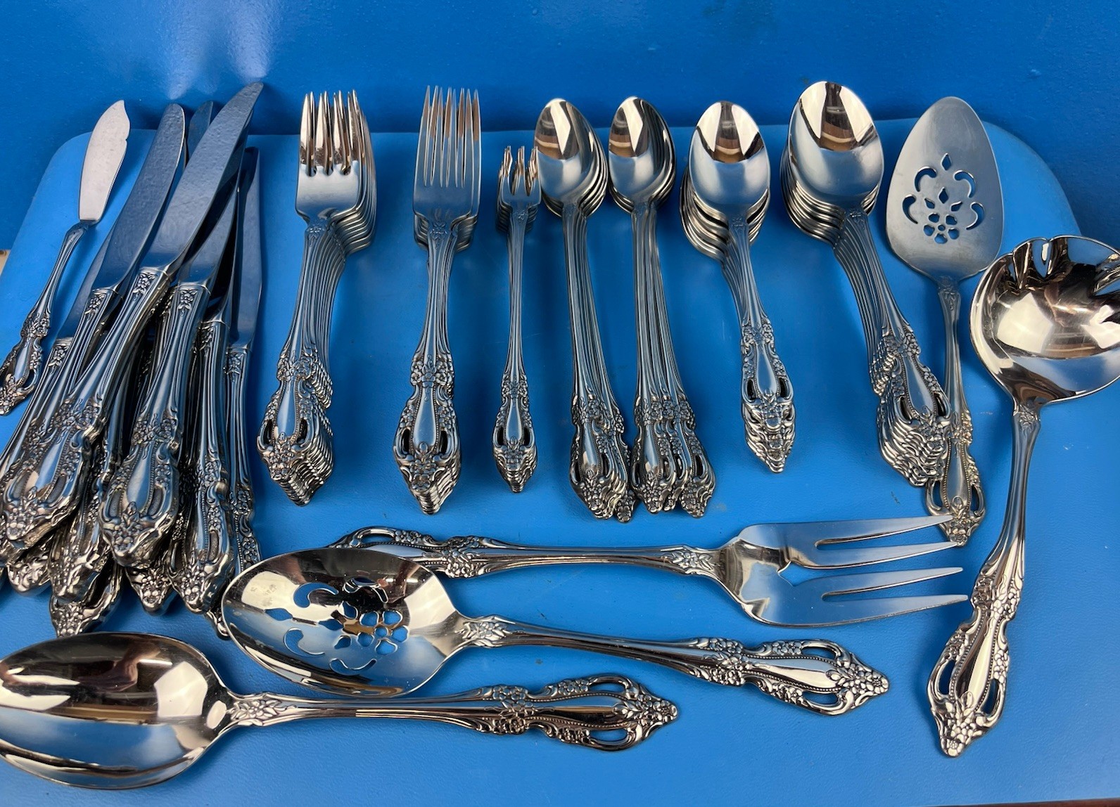 Vintage 77 Pc Oneida Raphael Stainless Flatware Set Service Hostess Pieces