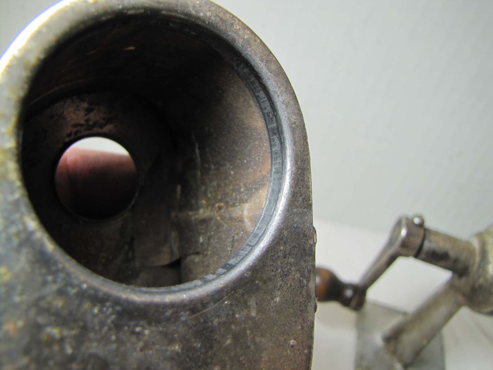Vintage UNBRANDED Automatic Pencil Sharpener USED