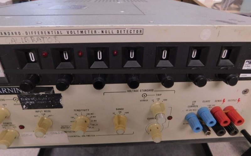 Fluke 335D DC Voltage Standard