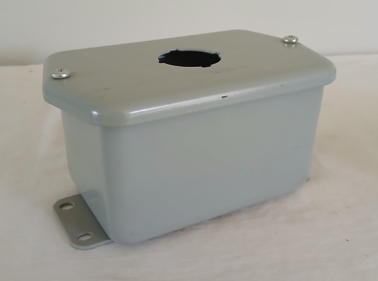 nVent / Hoffman Pushbutton Enclosure.  ED1PB1. One hole. New. Free Shipping