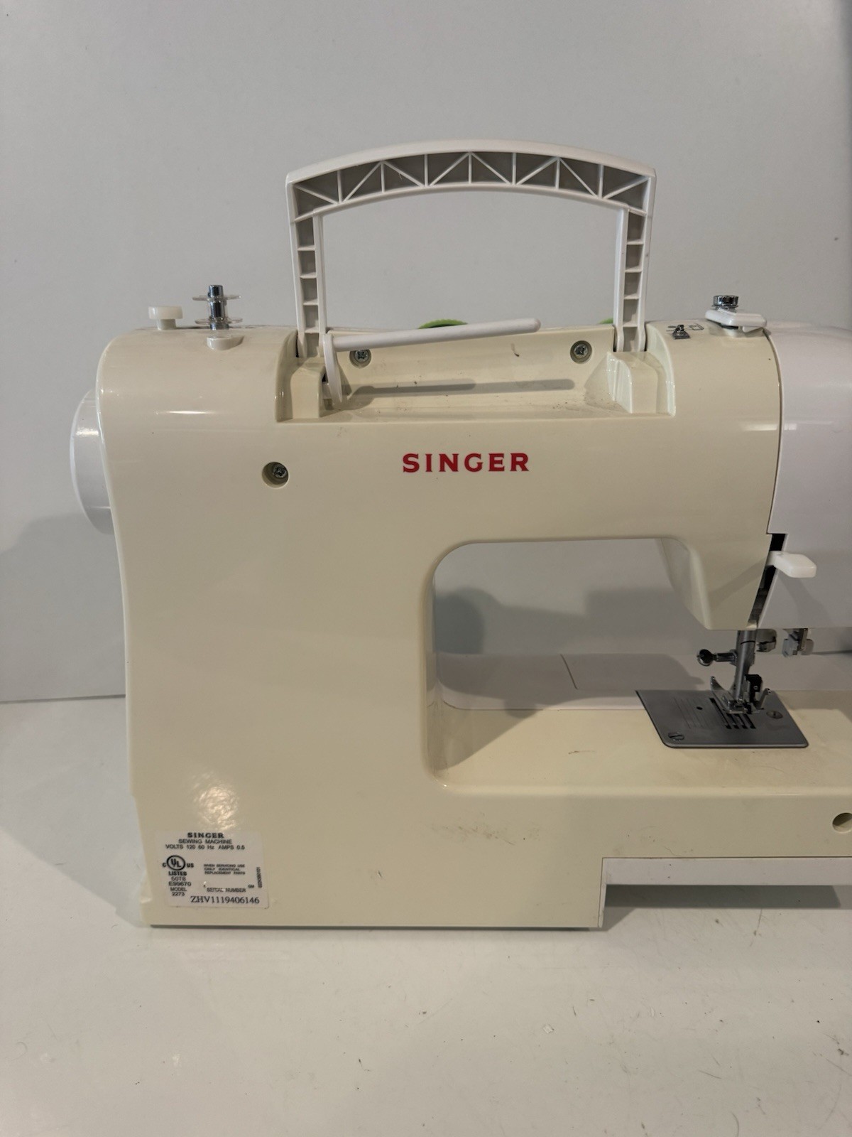 Singer 2273 Esteem II Sewing Machine w/ Pedal