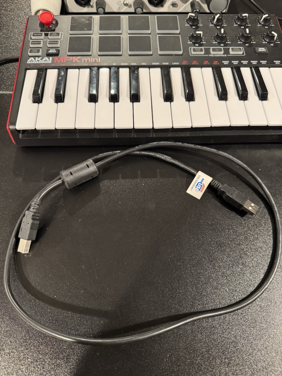 Also MPK Mini Midi Controller - Working