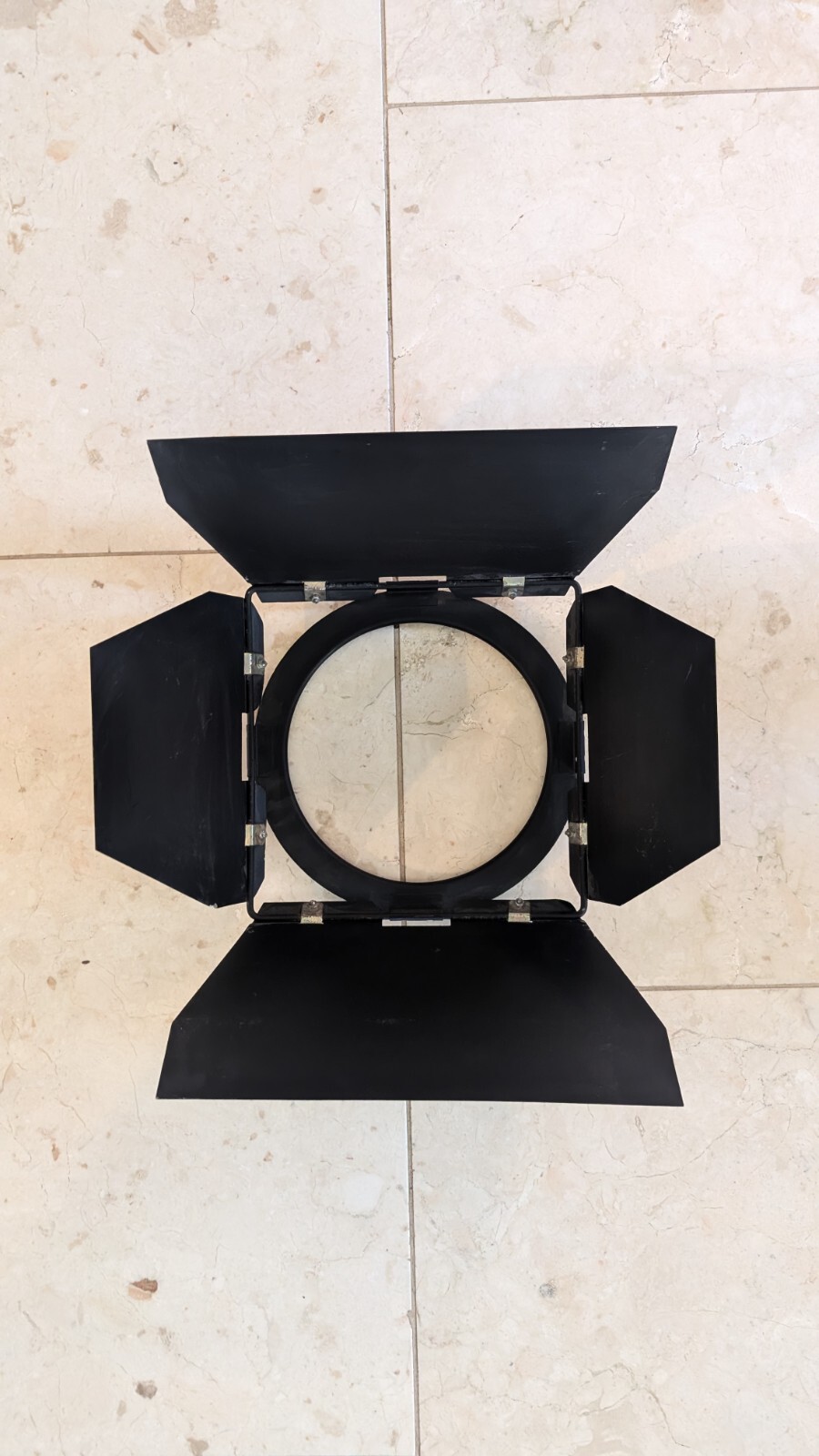 4 leaf barndoor 8"