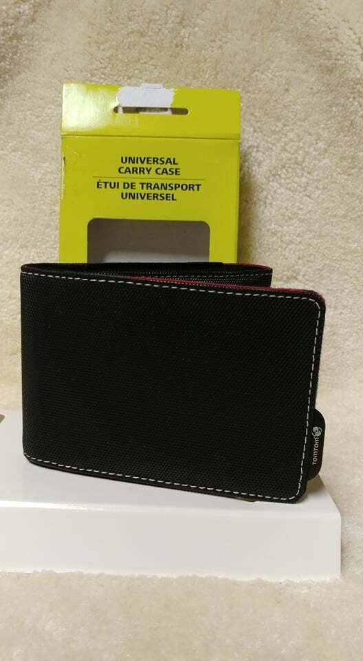 Universal Black Diamond Textured Vinyl Carry Case for 4.3 - 5-Inch GPS