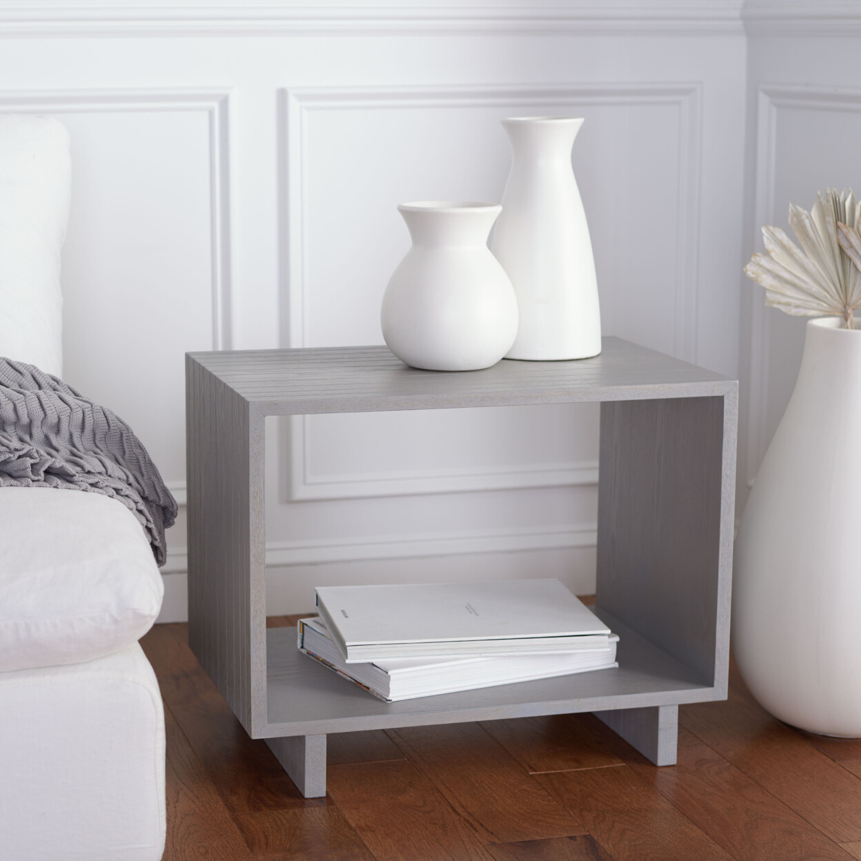 SAFAVIEH Raylan Mid-Century Scandinavian Wood Stand | Grey |