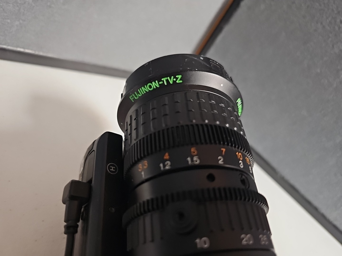 Hitachi HV-D30 DSP 3CCD Camera W Fujinon H16x10a-R11 TV-Zoom Lens 16x C-Mount