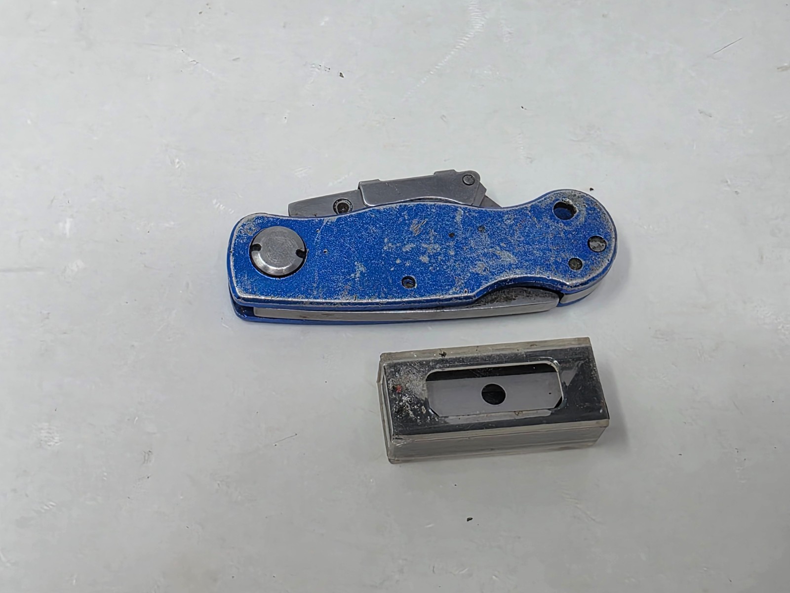 Pittsburgh Mini Lockback Folding Utility Knife With Blades