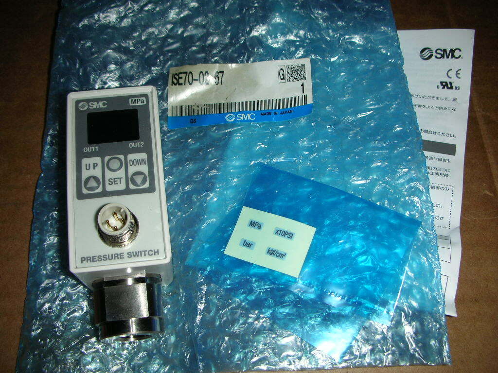 SMC ISE70-02-67 ISE70/75 1/4" NPT 1-MPa, 145-PSI DIGITAL 2-COLOR PRESSURE SWITCH