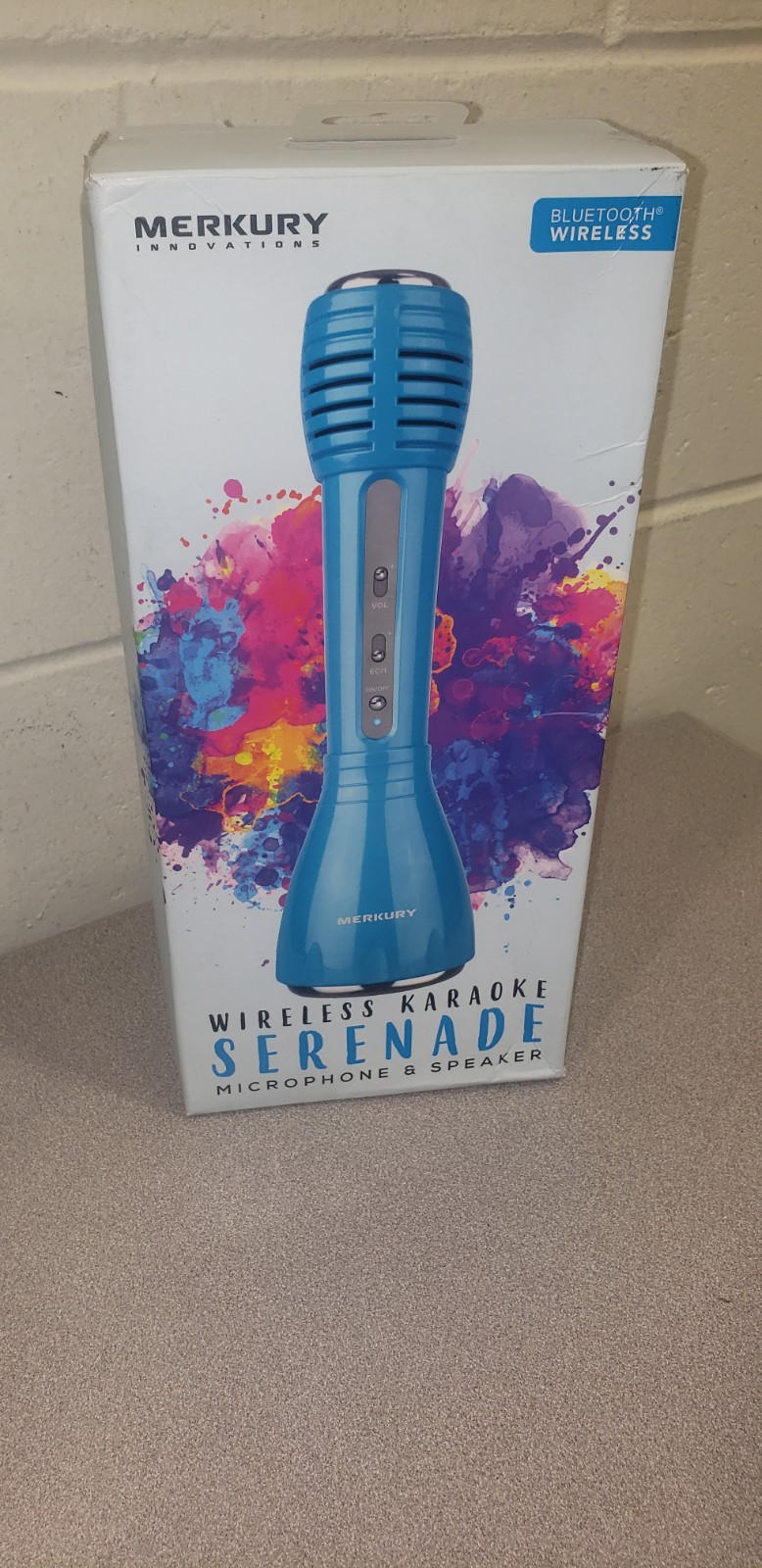 WIRELESS KARAOKE SERENADE MICROPHONE AND SPEAKER.