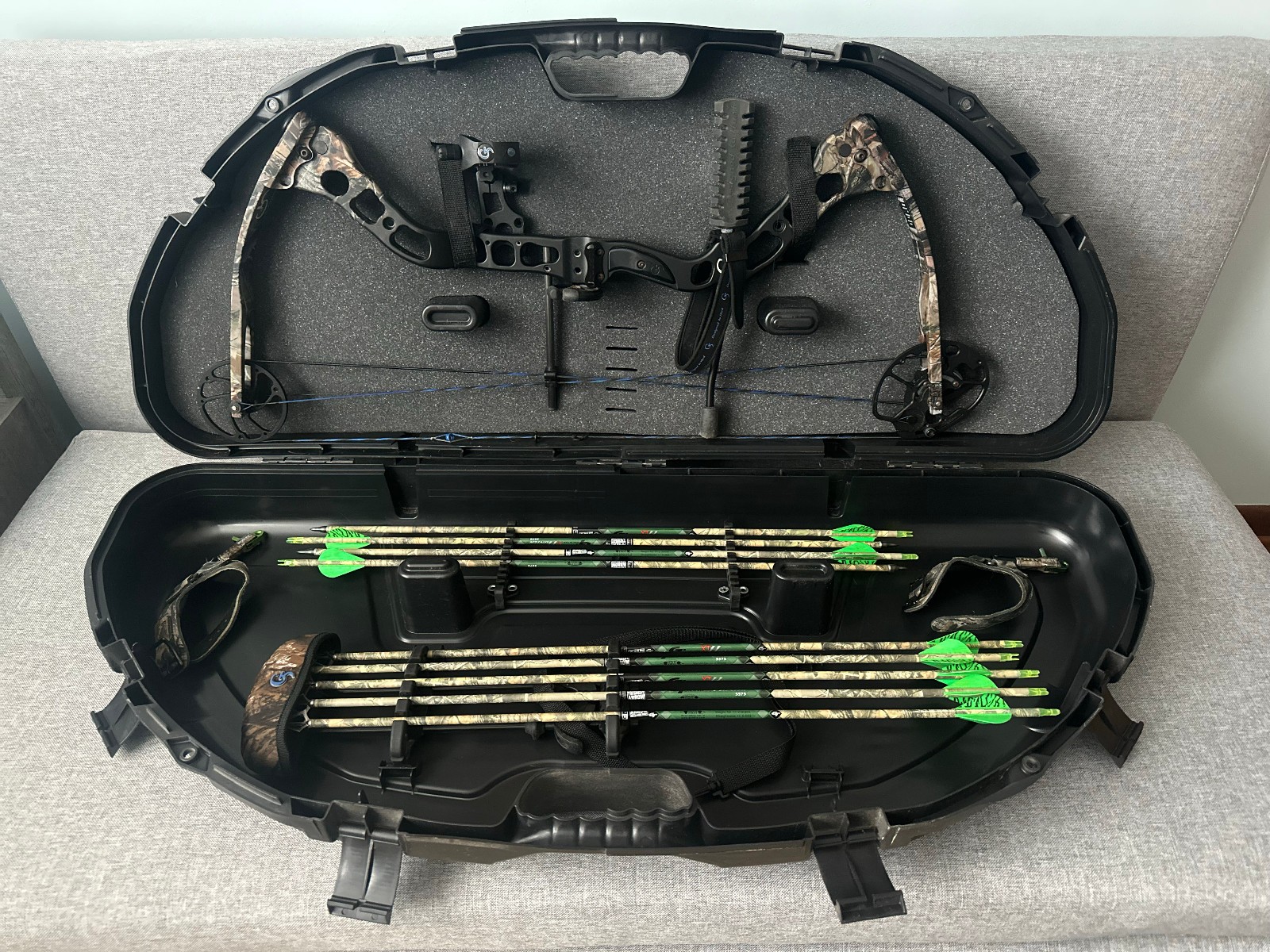 Quest G5 Rogue Compound Bow Set (Left-Handed)