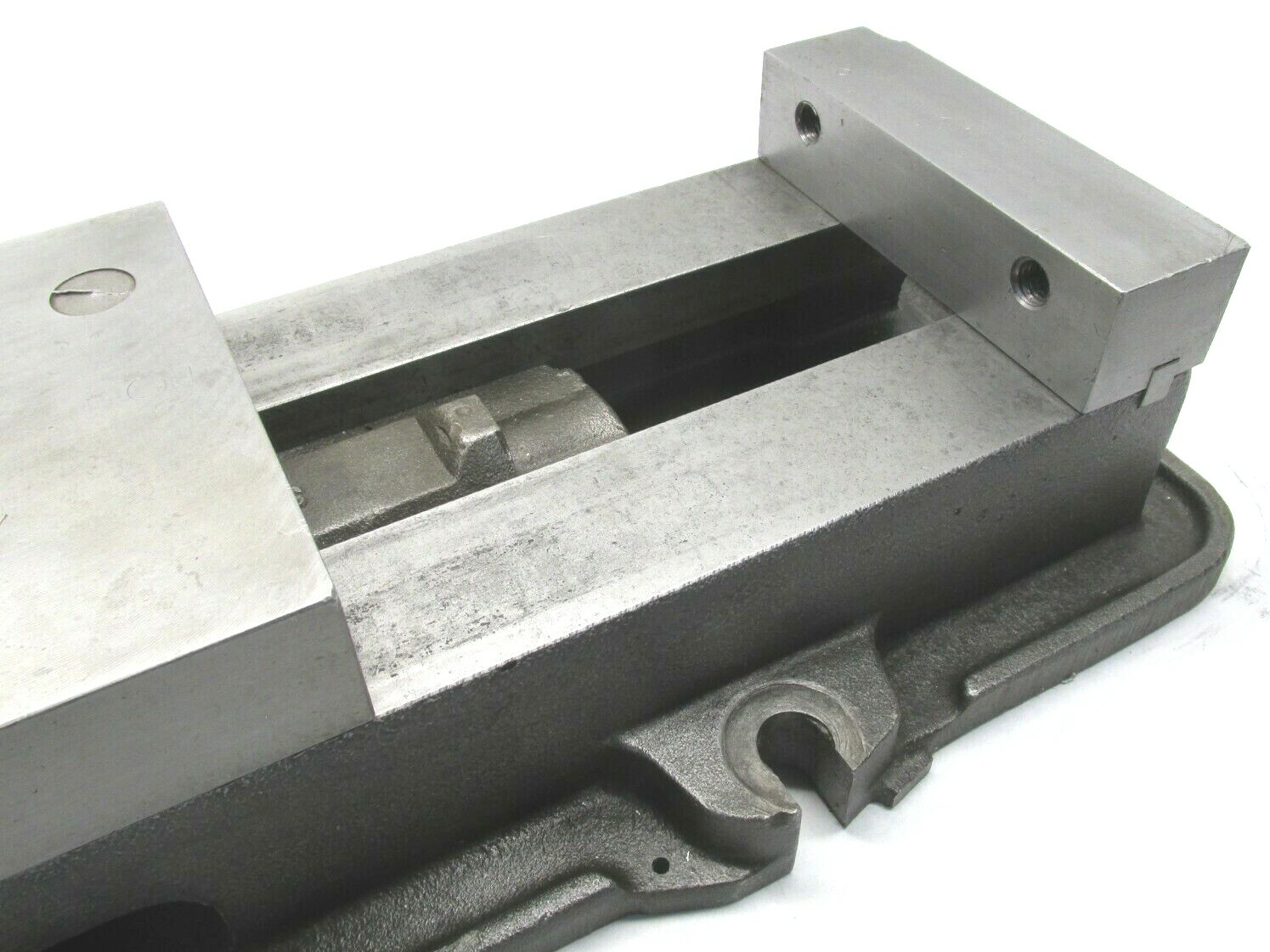 KURT ANGLOCK 6" MILLING MACHINE VISE - #D60