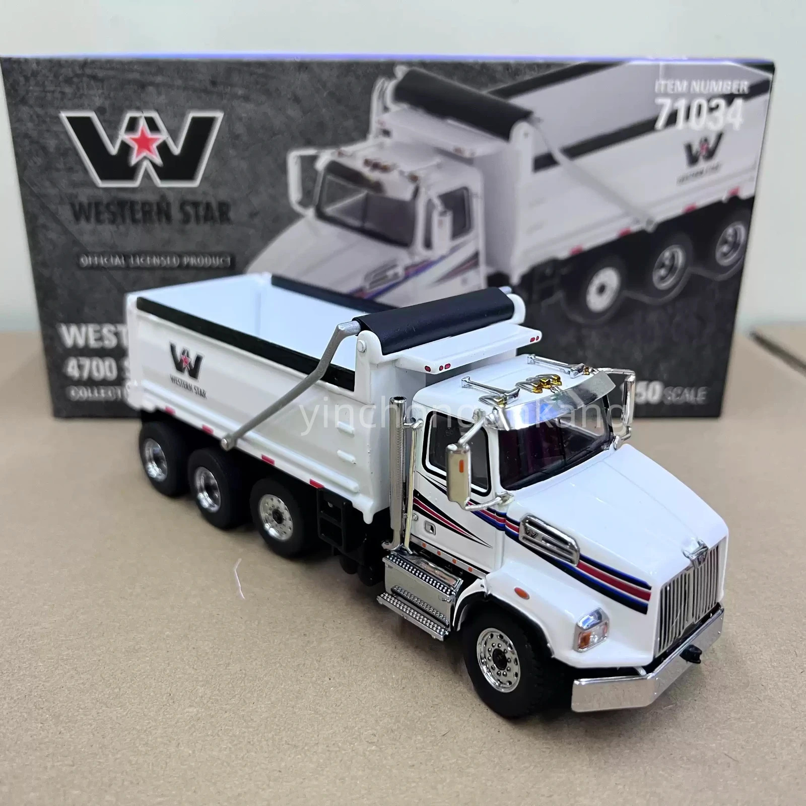 DM 1:50 Western Star 4700 Automated Dump Truck Diecast Model (71034)