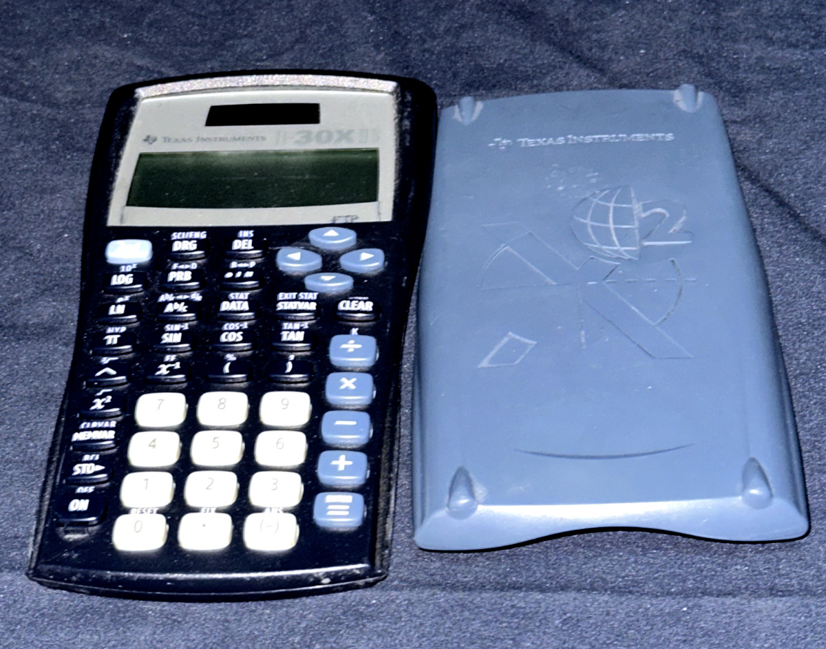 Texas Instruments TI-30XIIS Scientific Calculator Works Great