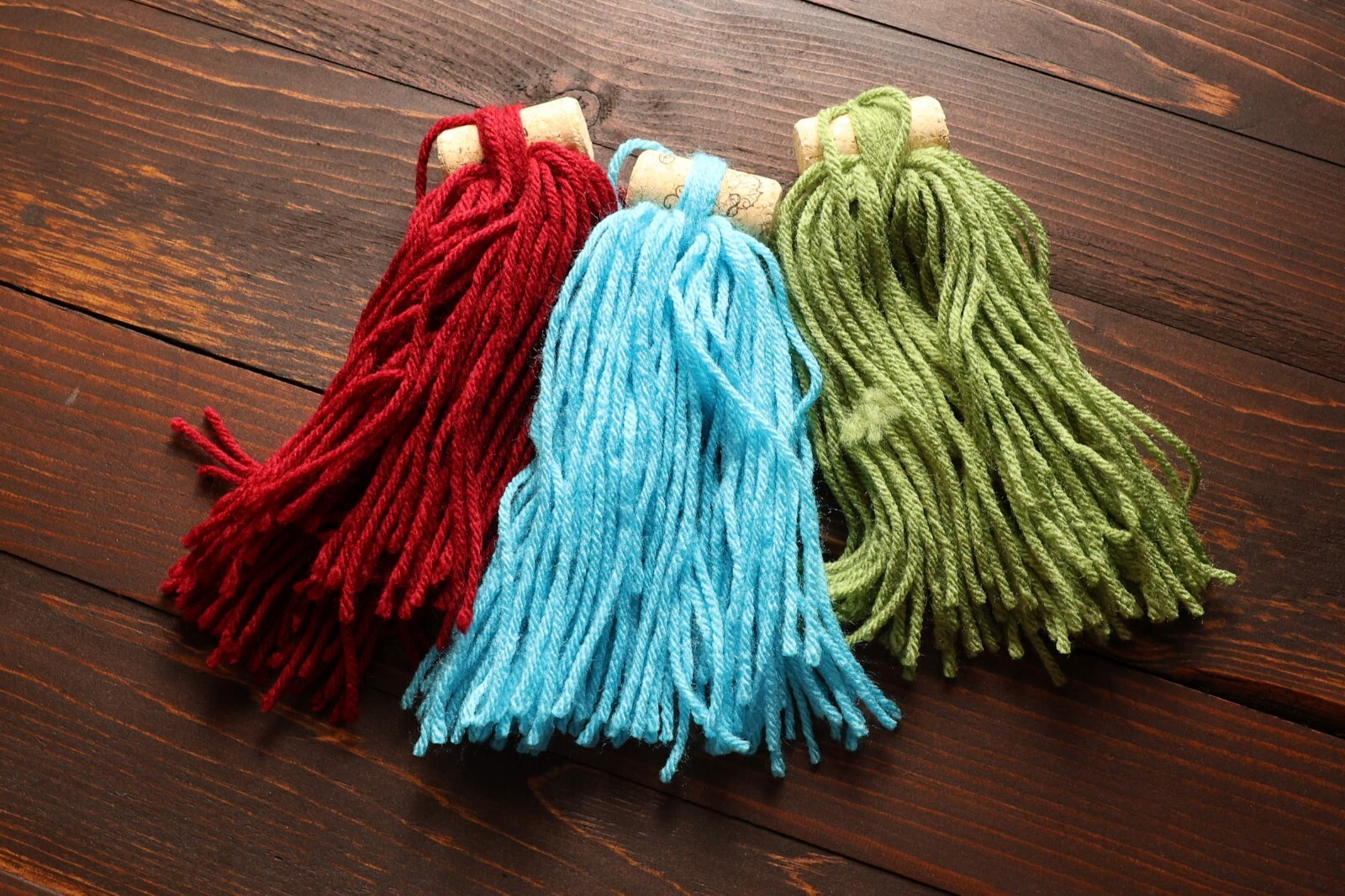 Aquarium Spawning Mop - Small Floating (choose color) Acrylic Yarn