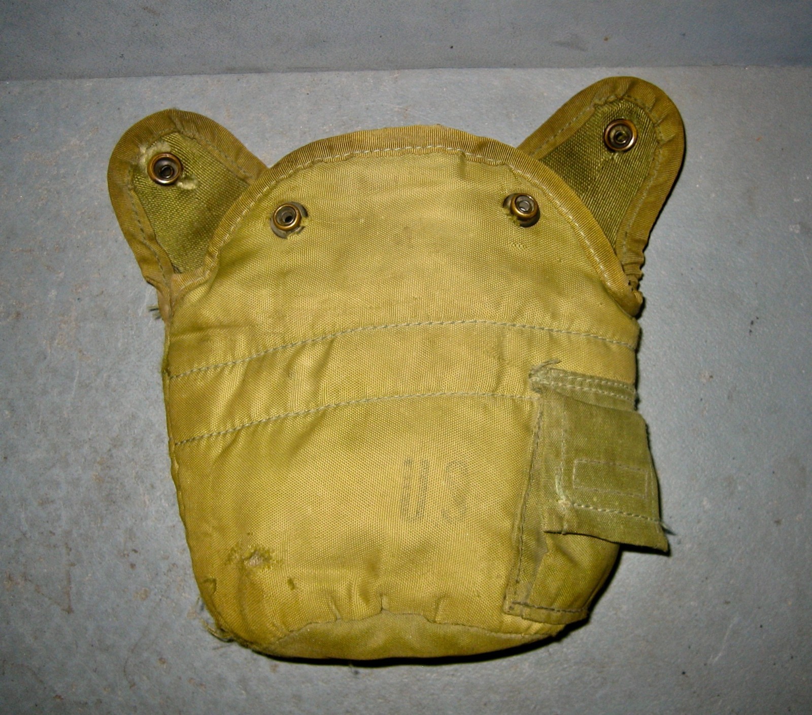 U.S. Army Canteen Pouch DLA-100-82, 'Cover Water Canteen LC-2' with Alice Clips