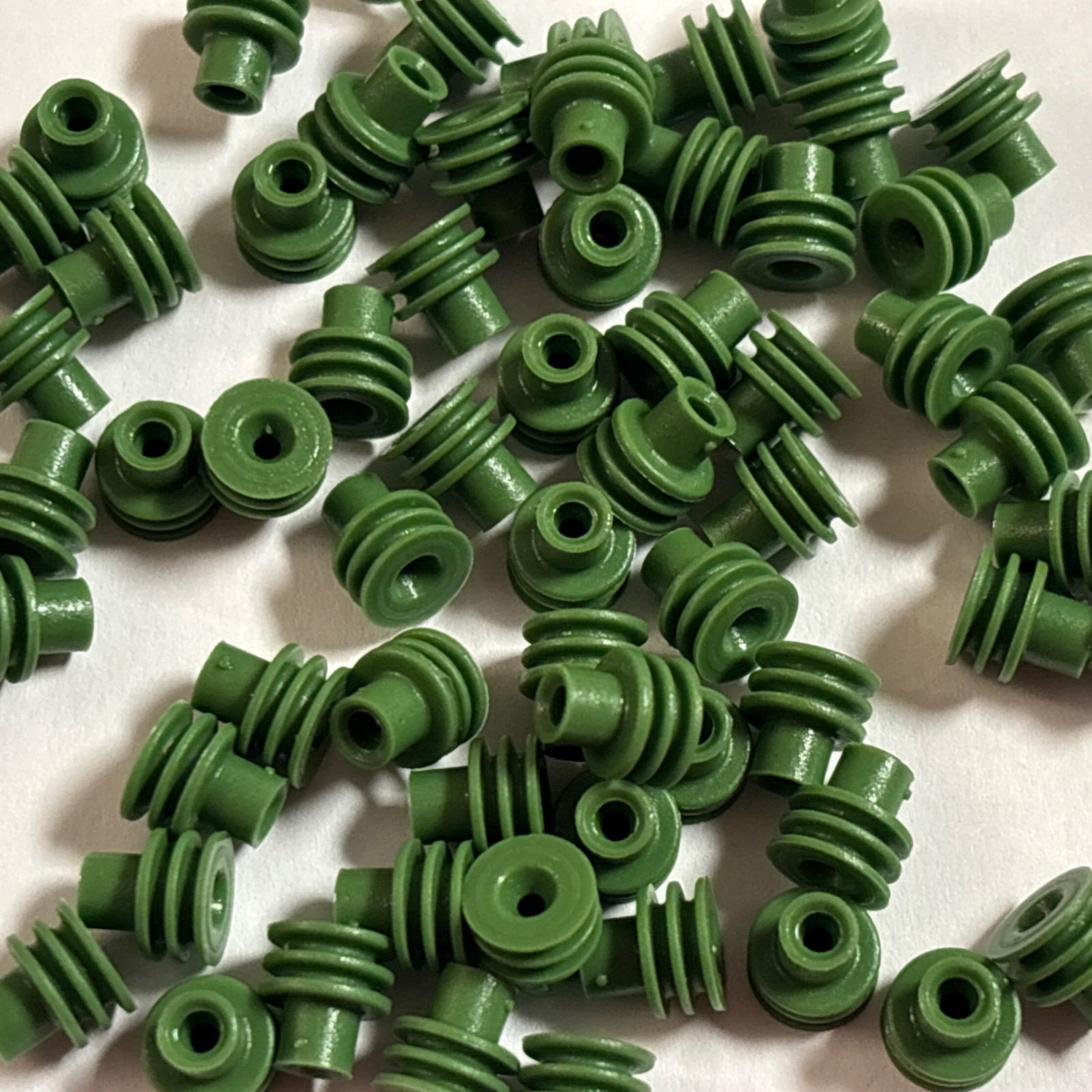 (250ea) Delphi 15324982 Weatherpack Connector Wire Seals 18-20 Ga. Green