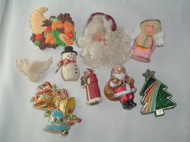 VINTAGE 9 HOLIDAY CHRISTMAS LAPEL PINS SANTA SNOWMAN BELLS DOVE TREE