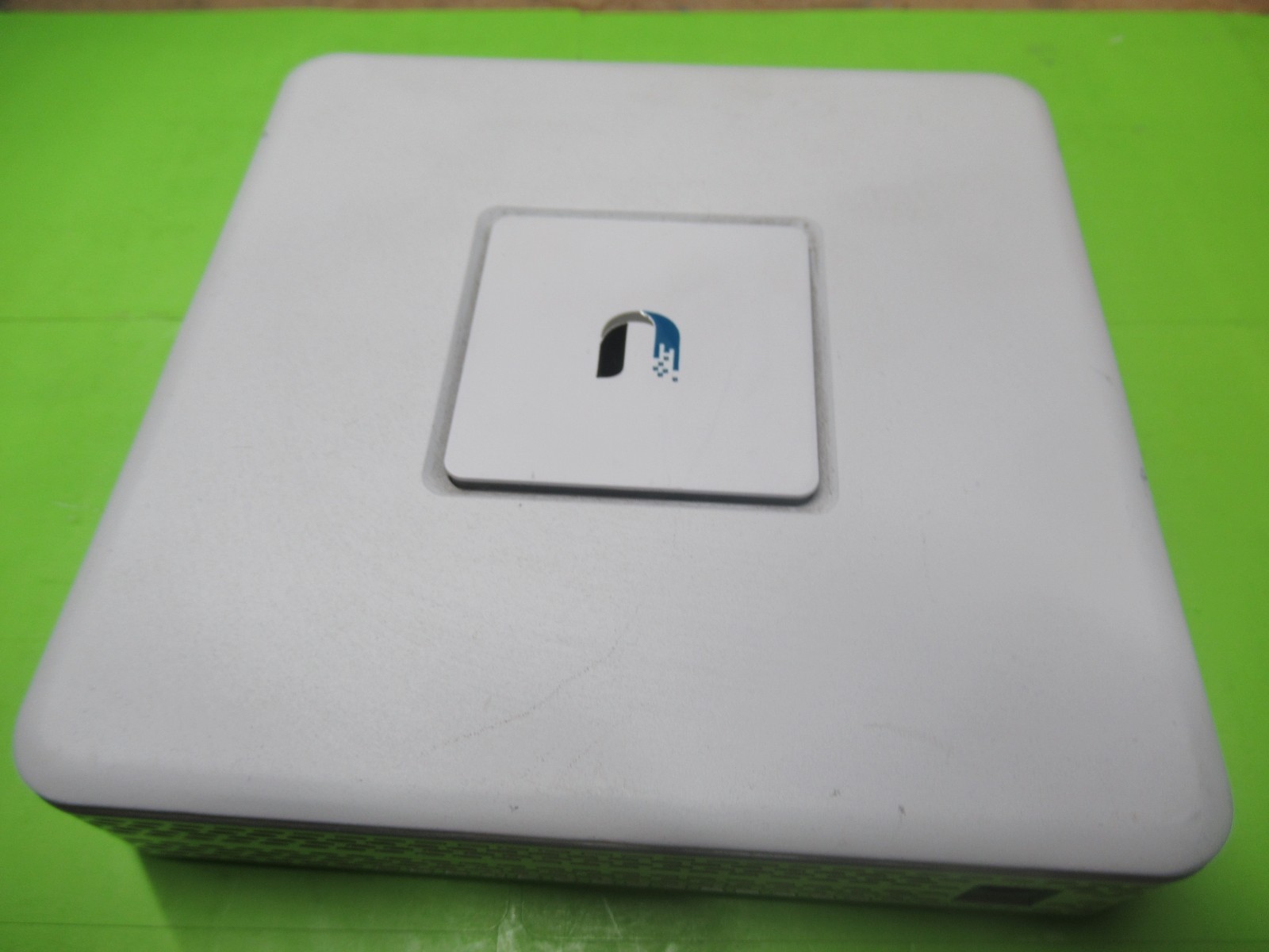UBIQUITI UNIFI Security  Gateway  (USG) 3 Port Gigabit Firewall USG-3P