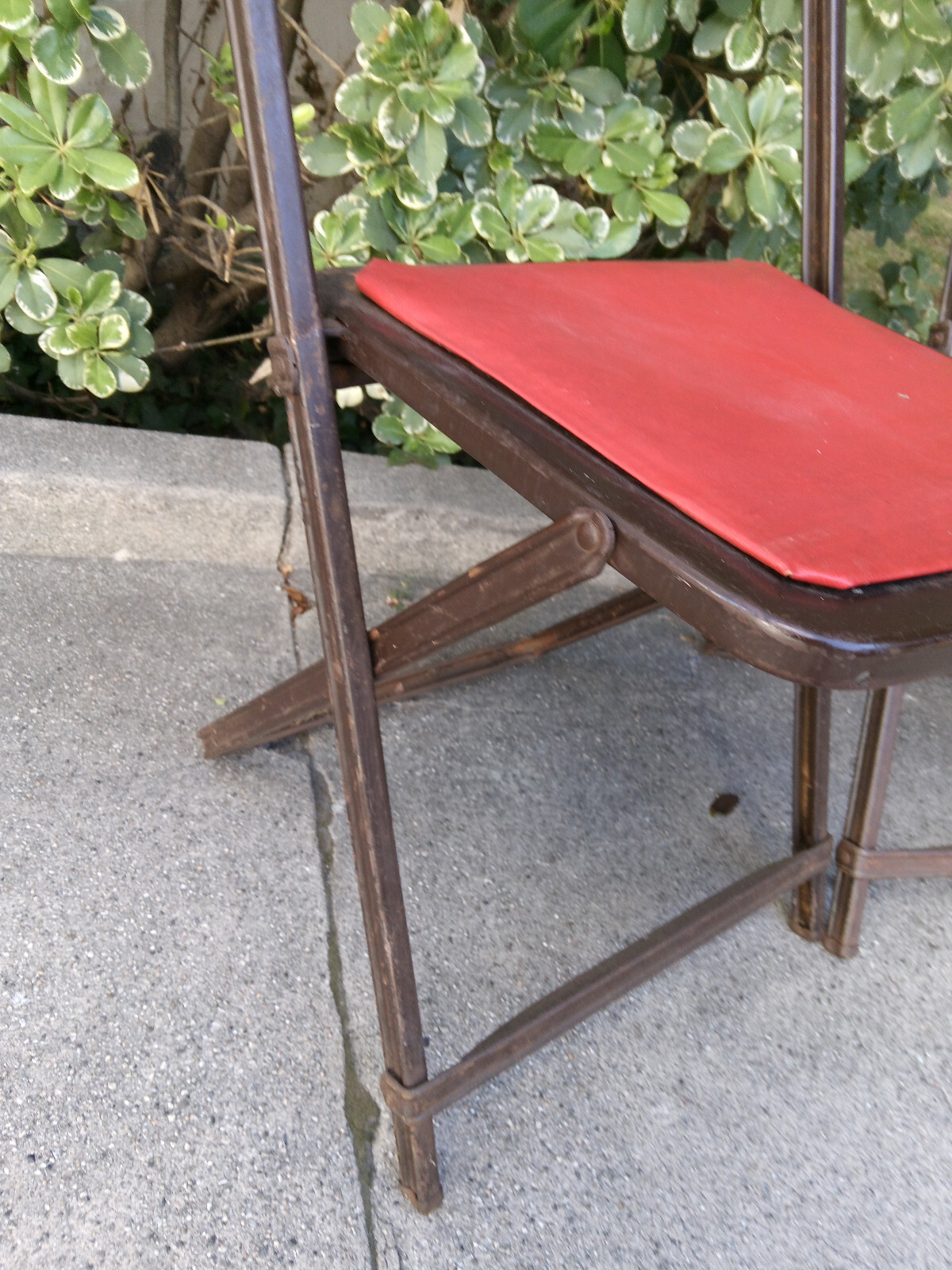 Vintage Rusty Metal Folding Chairs Set of 4