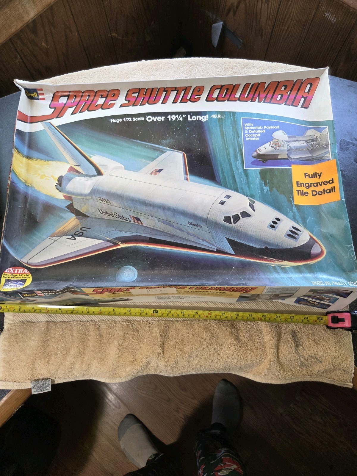 Giant Revell Space Shuttle Columbia Model Kit 1/72 Sc. 1979 NEW IN BEAT UP BOX