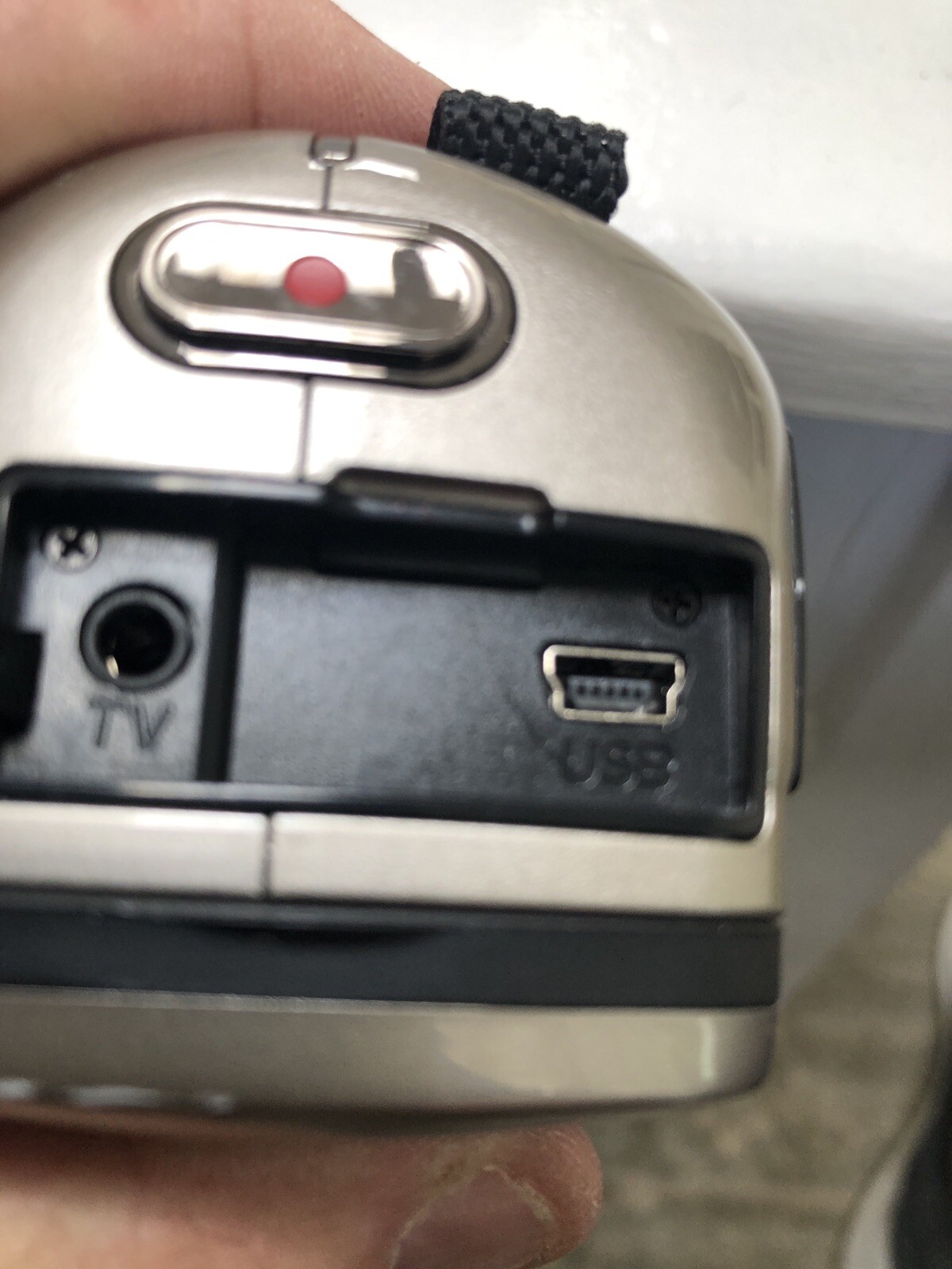 Besteker HD 240 mega Pixels Still Image Video With Strap, Cables Box “untested”