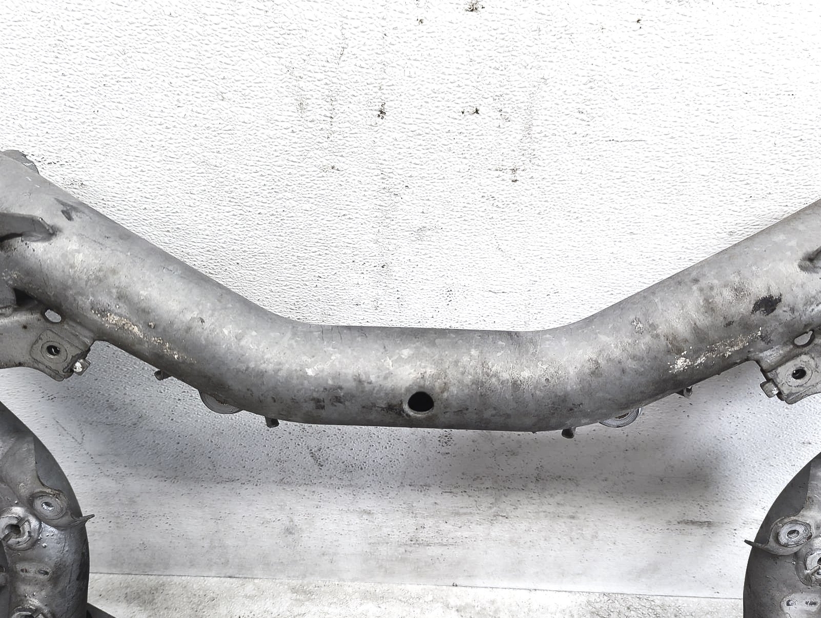 2014 Mercedes-Benz E350 Front Subframe Engine Cradle Crossmember 204-628-06-57