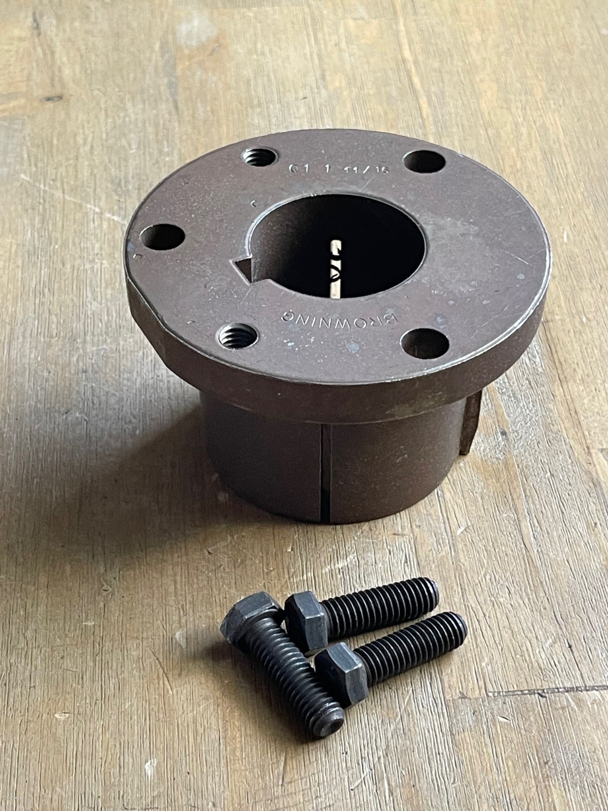 BROWNING Q1 1-11/16 SPLIT TAPER BUSHING NEW