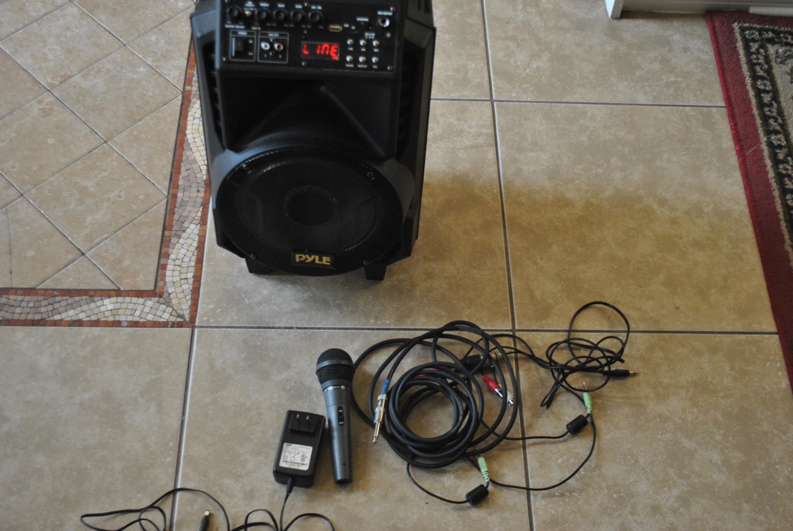 pyle PPH816WMU karoke machine with mic all cables