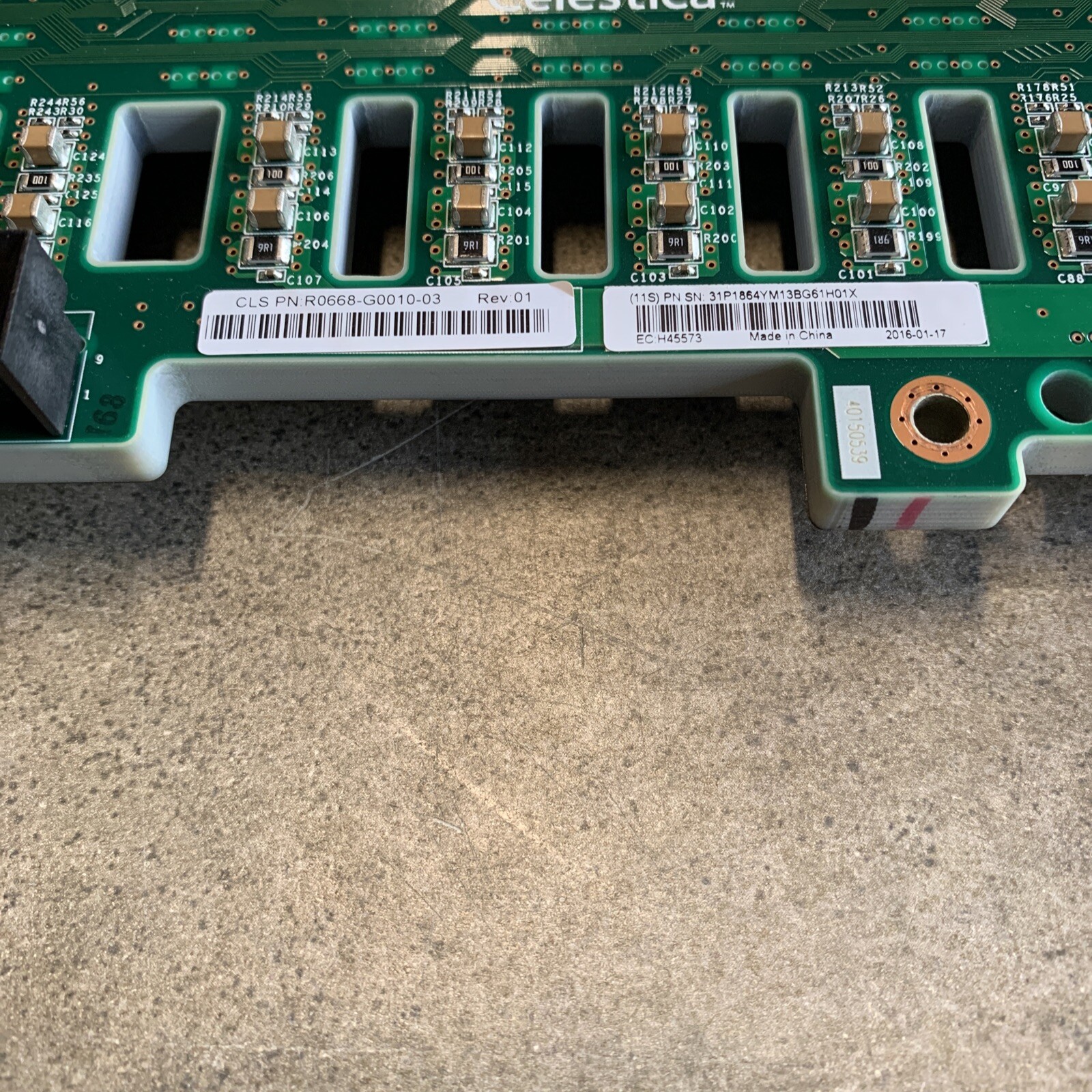 IBM 2076-524 Storwize V7000 Gen 2 Machine Dual Controller AHB2 Back Plane