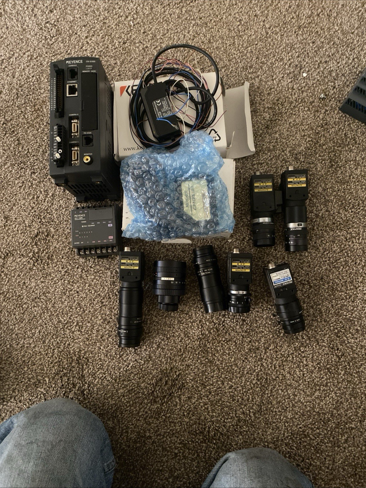 Keyence CV-2100 Controller, XG-035M Cameras, Lenses, KV-10R Module Vision System