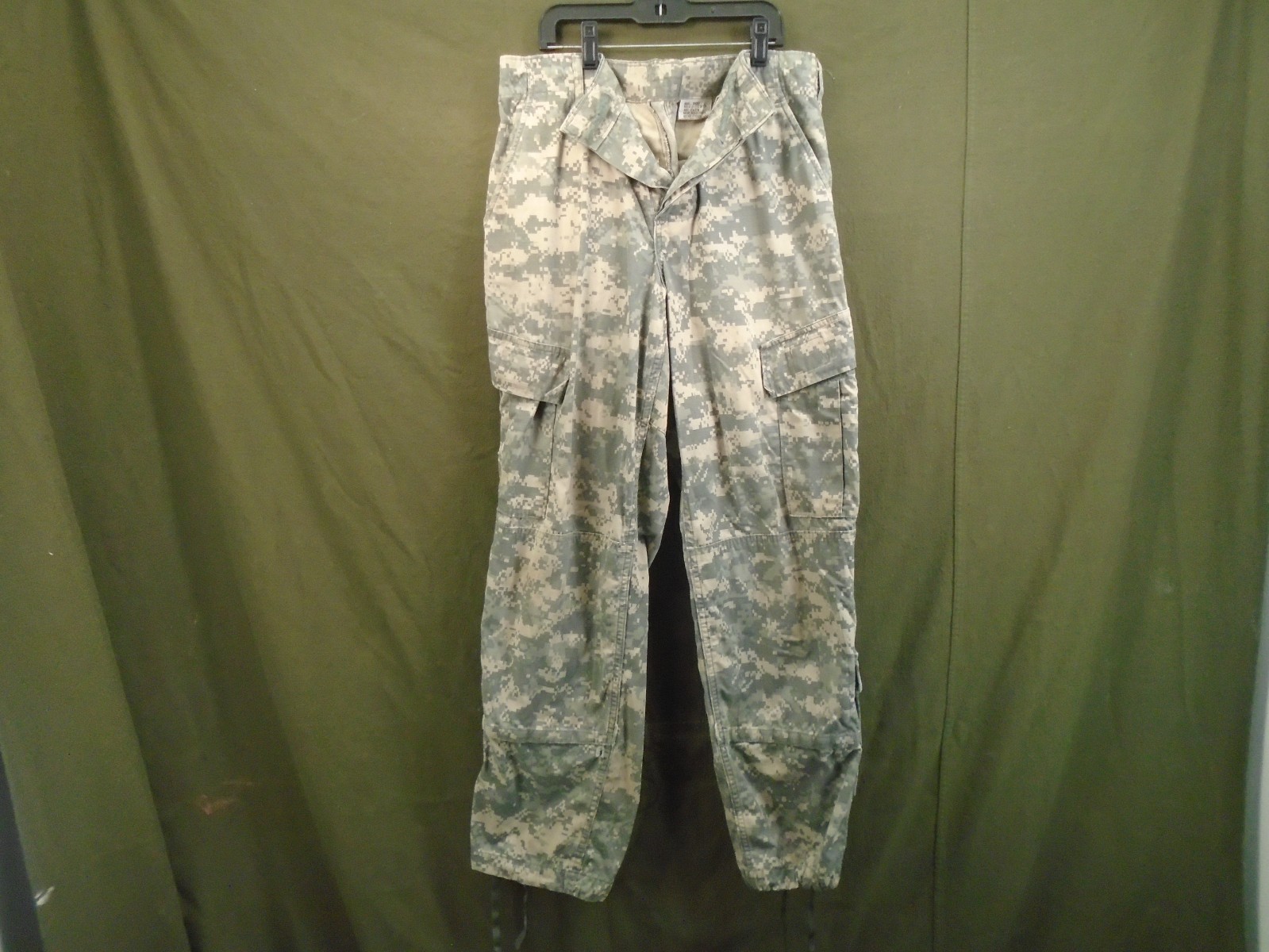 US Military Army Combat Uniform ACU Digital Camo Pants Size Small Short 2005 9-E