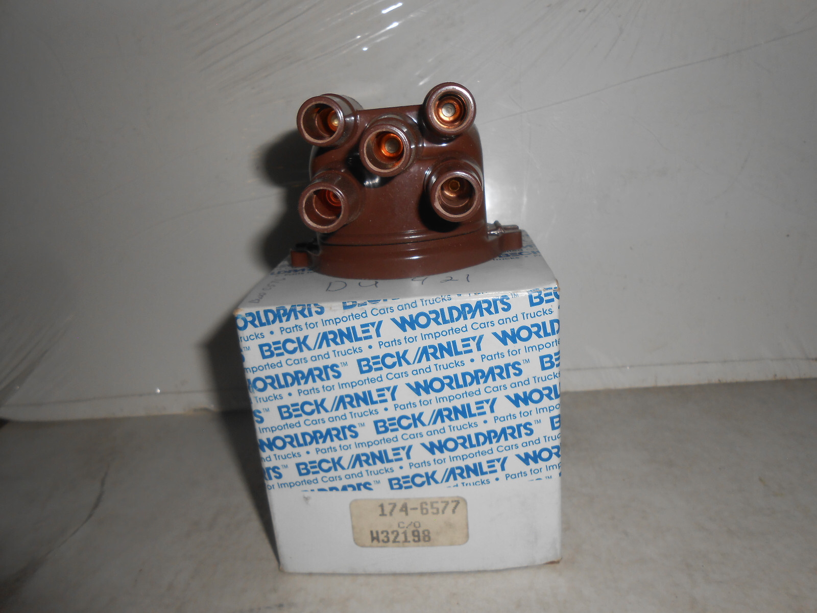 Beck Arnley 174-6577 Renault Distributor Cap Standard DU421  New Free Shipping