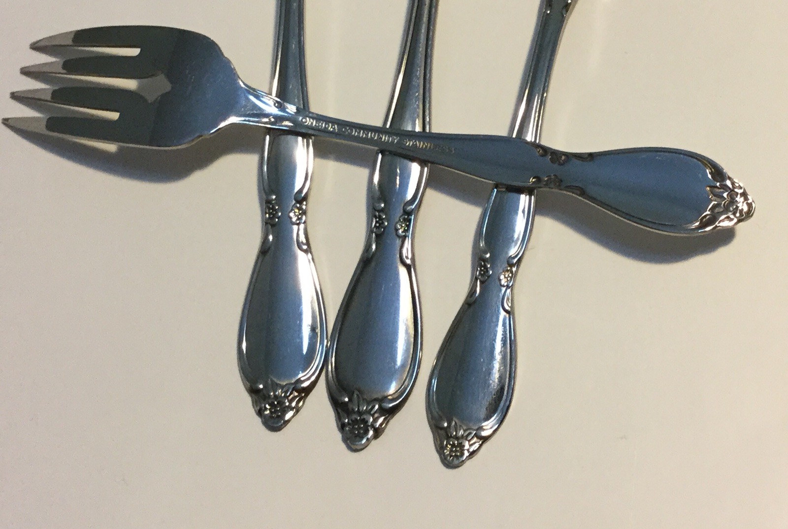ONEIDA - CHATELAINE - COMMUNITY - YOU CHOOSE CHOICE - STAINLESS FLATWARE * EUC