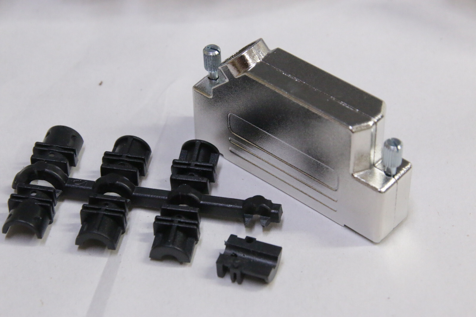 Connector Shell w/4 Sizes of Cable Port Inserts -Network Locking NEW Bulk Bagged